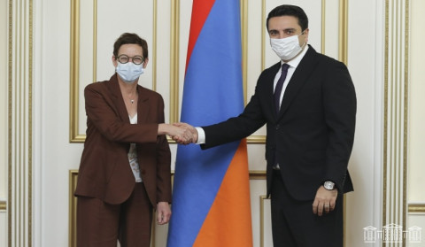 ՀՀ ԱԺ նախագահը Ֆրանսիայի դեսպանի հետ հանդիպմանը կարևորել է Արցախի՝ ինքնորոշման իրավունքի վրա հիմնված կարգավիճակի ճանաչումը