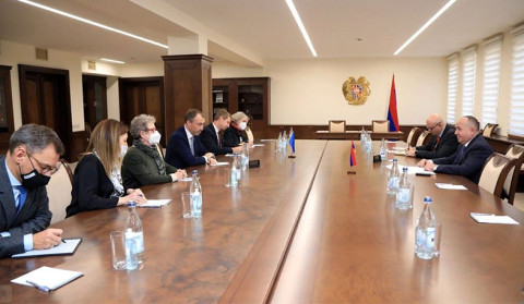 Arşak Karapetyan Aİ-nin xüsusi nümayəndəsi ilə regional təhlükəsizliklə bağlı məsələləri müzakirə edib
