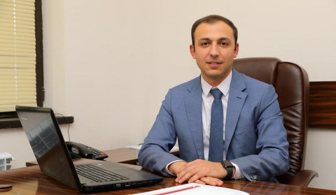 Արցախի ՄԻՊ-ն այցելել է Շուշիի անցակետի ուղղությամբ պայթուցիկ սարք նետած տղամարդուն