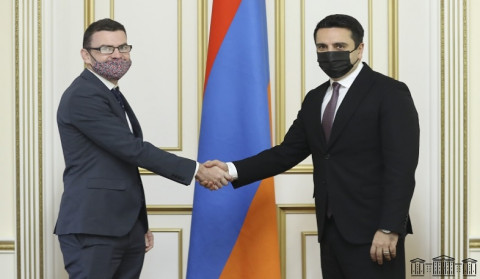 ԱԺ նախագահը և ՀՀ-ում ՄԹ դեսպանը կարևորել են ԵԱՀԿ ՄԽ համանախագահության մանդատի ներքո ԼՂ հակամարտության համապարփակ կարգավորումը