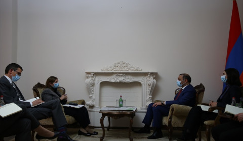 Ադրբեջանի գործողությունները հարված են՝ ուղղված Հայաստանի ժողովրդավարությանը. Արմեն Գրիգորյանը՝ Լին Թրեյսիին
