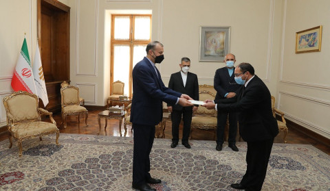 Իրանում ՀՀ նորանշանակ դեսպանն իր հավատարմագրերի պատճենն է հանձնել ԻԻՀ արտգործնախարարին