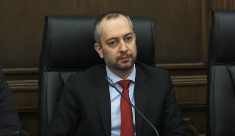 Պատասխանը մինչ այս պահը չունենք՝ ինչ կոնկրետ քայլեր կձեռնարկեին իրենք. Աղաջանյանը պատերազմից խուսափելու հնարավորության վերաբերյալ ընդդիմության պնդումների մասին