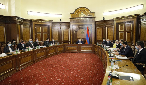 Քննարկվել է 300 դպրոցի և 500 մանկապարտեզի թիրախային ծրագրի իրականացման ընթացքը