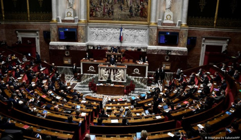 France joins other EU countries in toughening rules for COVID pass