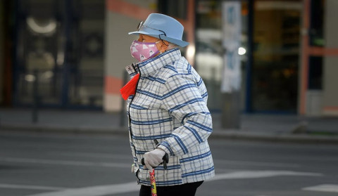 Romania to fine cloth mask users $570 amid Omicron surge