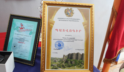 Բերքառատի դպրոցի դասասենյակներից մեկն անվանակոչվել է Արցախյան պատերազմի հերոս Գևորգ Ասատրյանի անունով