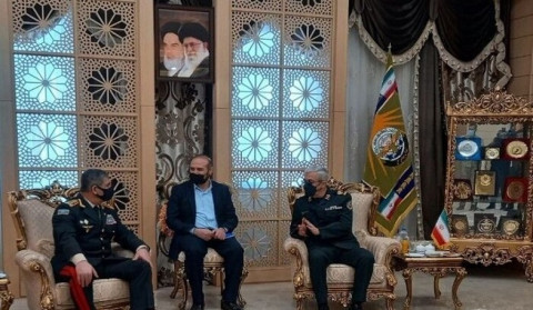 Azərbaycan Müdafiə naziri İran ordusunun Baş Qərargah rəisi ilə görüşüb