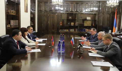 Շիրակի մարզպետը ՌԴ դեսպանի հետ հանդիպմանը քննարկել է շիրակցի գերիների հայրենադարձման խնդիրը