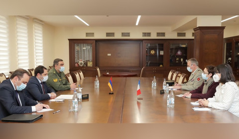 Սուրեն Պապիկյանը դեսպան Լույոյին է ներկայացրել հայ-ադրբեջանական սահմանին տիրող իրավիճակը