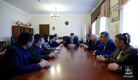 Երևանի քաղաքապետը ներկայացրել է Աջափնյակ վարչական շրջանի նոր ղեկավարին