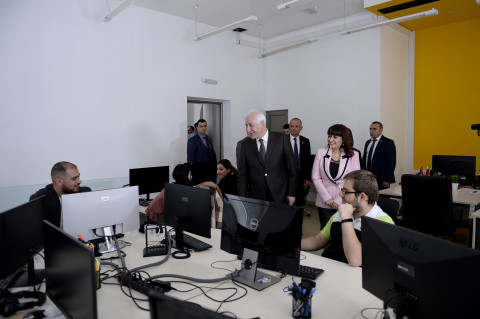 ՀՀ նախագահը ծանոթացել է Գյումրու տեխնոլոգիական կենտրոնում գործող ընկերությունների աշխատանքին
