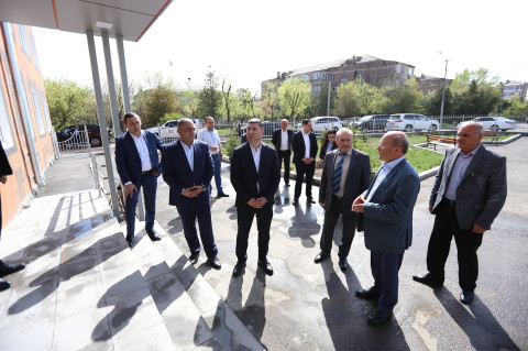Գնել Սանոսյանին են ներկայացվել Բյուրեղավանի պոլիկլինիկայի հիմնանորոգված շենքում իրականացված աշխատանքները