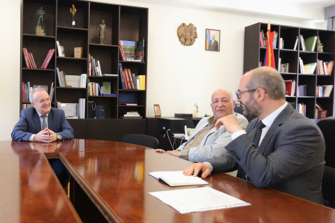 Վահրամ Դումանյանն ընդունել է Սունդուկյանի անվան ազգային ակադեմիական թատրոնի ղեկավարներին