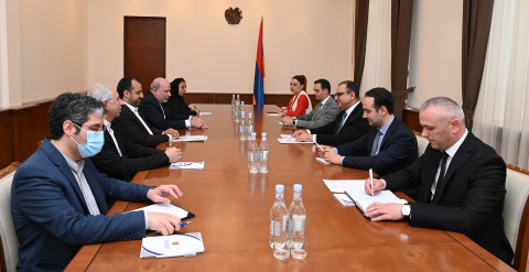 Տիգրան Խաչատրյանը և Էհսան Խանդուզին քննարկել են հայ-իրանական գործարար կապերի հաստատման հարցեր