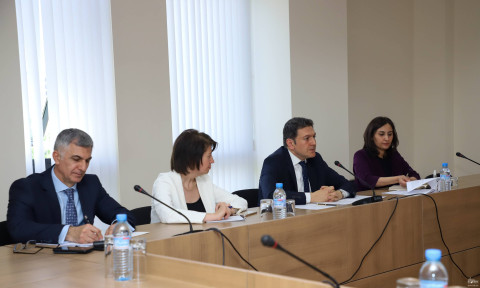 ԱԳ նախարարի տեղակալը ֆրանսիացի խորհրդարանականներին է ներկայացրել տարածաշրջանում ստեղծված իրավիճակը