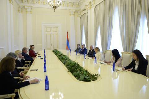 Վահագն Խաչատուրյանը ֆրանսիացի խորհրդարանականներին է ներկայացրել հանրապետության նախագահի լիազորություններն ու գործունեությունը