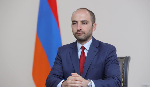 ԱԳ նախարարի գլխավորած պատվիրակությունը հանդիպման է գնացել ճիշտ ժամանակին. Վահան Հունանյանը հերքում է ուշանալու մասին լուրը