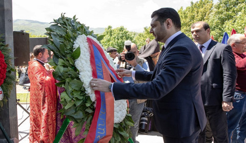 Փոխվարչապետ Մաթևոսյանը հարգանքի տուրք է մատուցել Ղարաքիլիսայի ճակատամարտի հերոսների հիշատակին