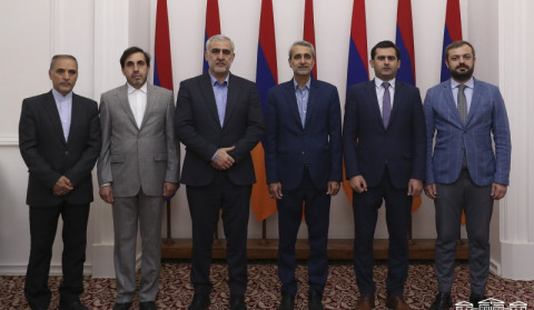 Hakob Arşakyan İİR-in nümayəndə heyətini qəbul edib: Tərəflər Şimal-Cənub dəhlizinin tikintisi və istismarına toxunublar