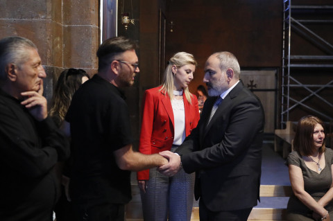Премьер-министр Армении присутствовал на панихиде по Рафаэлю Котанджяну