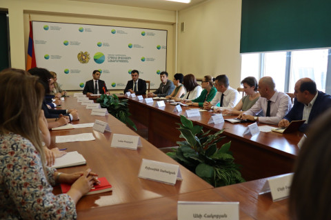 Հակոբ Սիմիդյանը ՇՄՆ աշխատակազմին է ներկայացրել նախարարի նորանշանակ տեղակալին