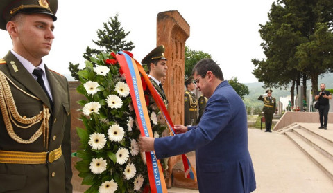 Arayik Harutyunyan Azadlıq döyüşçülərinin xatirsəini ehtiramla yad edib