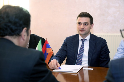 Armen Simonyan Ermənistan və İranın yükdaşıyanlarının vergidən azad edilməsini təklif edib
