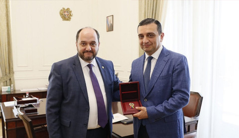 Երևանի պետական բժշկական համալսարանի ռեկտորը պարգևատրվել է ՀՀ վարչապետի հուշամեդալով