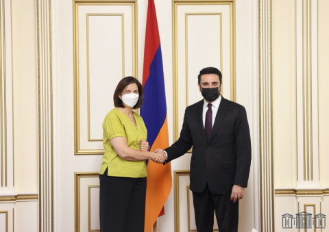 Բարձր ենք գնահատում Գերմանիայի օժանդակությունը Հայաստանի ժողովրդավարական օրակարգին. Ալեն Սիմոնյանը՝ Բունդեսթագի փոխնախագահին