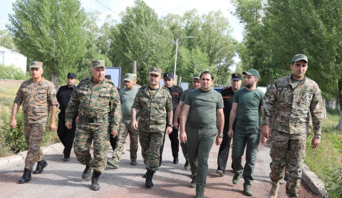 Cəbhə xəttinin təhlükəsizliyi ilə bağlı bütün problemlər həll olunacaq: Suren Papikyan