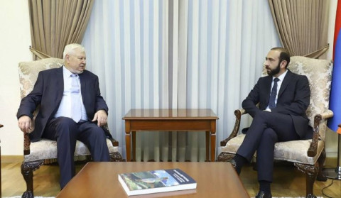 Ararat Mirzoyan Anjey Kaspçiki qəbul etdi