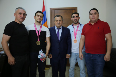 Կարեն Գիլոյանն ընդունել է Եվրոպական համալսարանական խաղերում մեդալներ նվաճած մարզիկներին