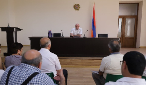 Շիրակի մարզպետարանում քննարկվել է ինքնակամ շինությունների քանդման աշխատանքների ընթացքը