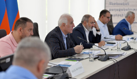 Վահագն Խաչատուրյանը մասնակցում է ՀՀ վարչապետին կից տնտեսական քաղաքականության խորհրդի նիստին