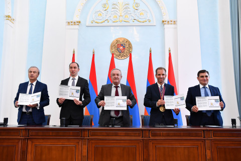 Հատուկ ծրար՝ նվիրված «Բարձր տեխնոլոգիաների ոլորտում համաշխարհային ներդրման համար ՀՀ պետական մրցանակ» թեմային