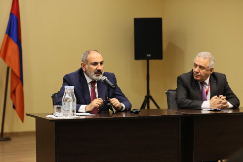 Վարչապետը հանդիպում է ունեցել Վլադիվոստոկի հայ համայնքի ներկայացուցիչների հետ