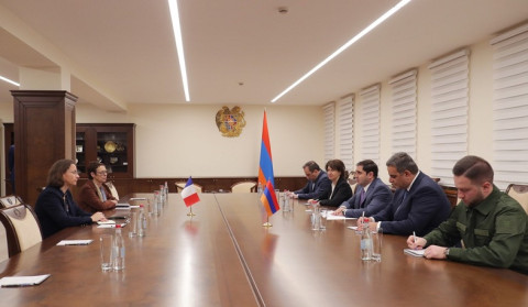 Իզաբել Դյումոնը Սուրեն Պապիկյանի հետ հանդիպմանը վերահաստատել է`   ադրբեջանական ԶՈւ-ն պետք է դուրս բերվի Հայաստանի ինքնիշխան տարածքից