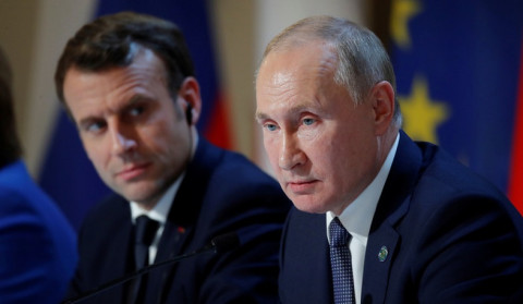 Putin Makronun Arstaxla bağlı bəyanatını səhv adlandırıb