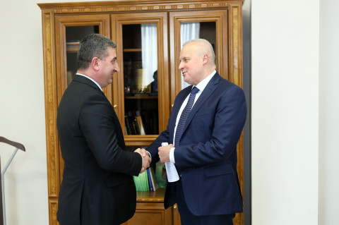 Գնել Սանոսյանը և Սերգեյ Կոպիրկինը քննարկել են Լարսի անցակետում ստեղծված վիճակը