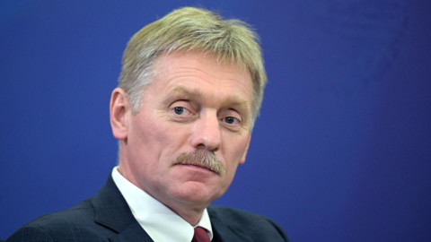 Россия не примет потолок цен на нефть: Песков