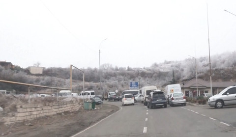 Interstate highway connecting Artsakh to Armenia remains closed on both sides