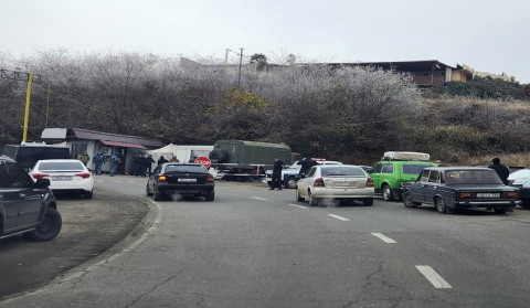 Syunikdə operativ qərargah yaradılıb, yolda qalan sərnişinlər və sürücülər üçün qaynar xətt fəaliyyət göstərir