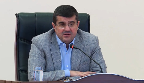 Artsax hakimiyyəti Azərbaycanla dialoqa hazır olsa da, pozmayacağı qırmızı xətlər var: Arayik Harutyunyan