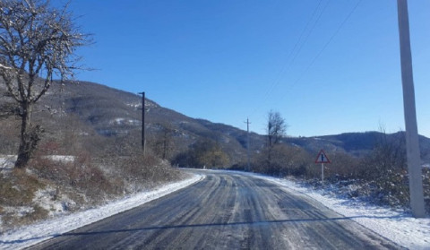 Artıq səkkizinci gündür ki, Azərbaycan Artsaxı Ermənistanla birləşdirən yeganə yolu bağlamaqda davam edir