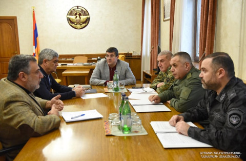 Արցախի նախագահի գլխավորությամբ քննարկվել են շրջափակման հետևանքով ստեղծված պայմաններում երկրի անվտանգության ապահովման հարցերը