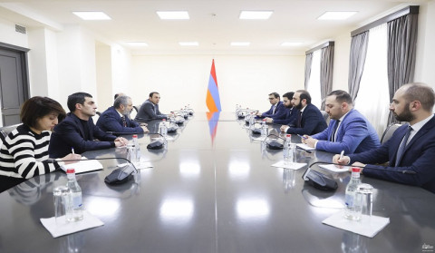 Ararat Mirzoyan və Artsax nümayəndə heyəti Laçın dəhlizinin bağlanmasının nəticələrini müzakirə ediblər