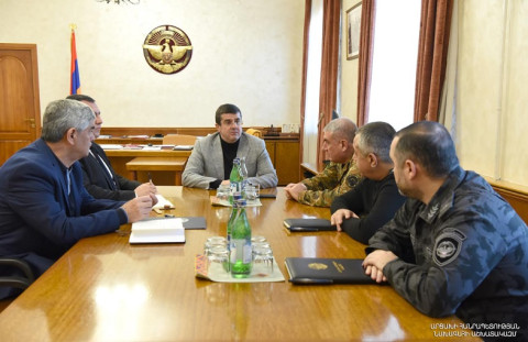 Arayik Harutyunyan güc strukturlarının rəhbərləri ilə Artsaxda daxili və xarici təhlükəsizlik məsələlərini müzakirə edib