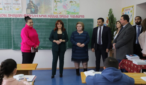 Շիրակի մարզպետը այցելել է մարզի դպրոցներ՝ իրավիճակին տեղում ծանոթանալու նպատակով