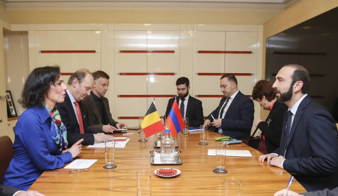 Ararat Mirzoyan Belçikanın xarici işlər naziri ilə görüşdə Laçın dəhlizinin bağlanması məsələsini müzakirə olunub